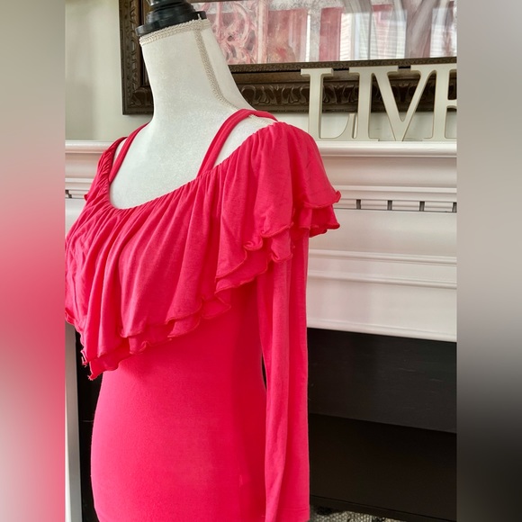 🌻VENUS Cold Shoulder Ruffle Top - Picture 3 of 6